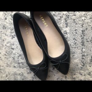 Black pointed flats